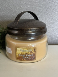 Chestnut Hill Fresh Baked Bread 2 wick Candle 284 Gr