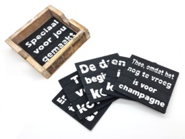 Onderzetters met tekst 'Thee , omdat het nog te vroeg is voor champagne' set 6 stuks