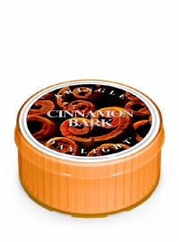 Cinnamon Bark Kringle Candle  Daylight