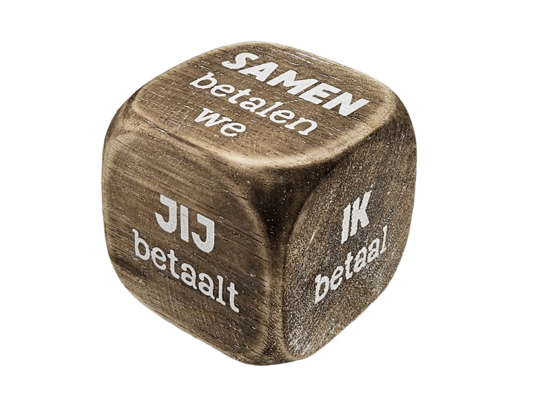 Dobbelsteen hout  met tekst Wie betaalt?: 8x8 cm Naturel -Wit