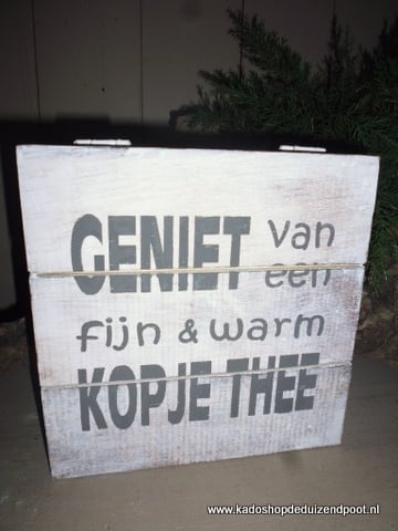 Theedoos 4 vaks met tekst 'Geniet' old white – zwart