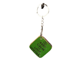 Sleutelhanger met tekst: Keep calm and love voetbal
