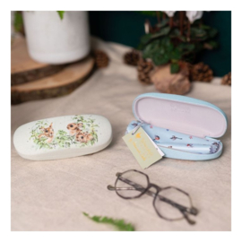 Wrendale Designs Brillendoos Hare 'Sprig Hares' (Haas)