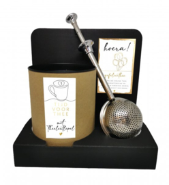 Hoera ! Cadeauset Theeleutlepel  en 50 gram Gefelicithee