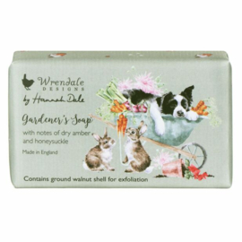 Wrendale Designs Gardeners Soap Sleeping on the job – Amber & Kamperfoelie