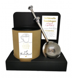 Liefdevolle Feestdagen Cadeauset Feestdagen Theeleutlepel  en 50 gram nieuwjaarsthee