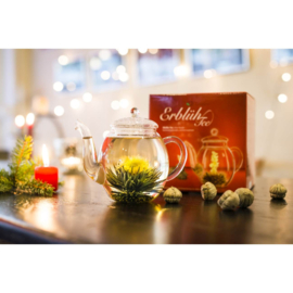 Theebloemen witte thee cadeauset met glazen theepot 500 ml