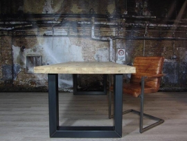 Tafel met U-onderstel 1x2 meter