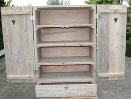 Kast steigerhout met hartje