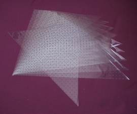 Handgesneden plastic driehoeken voor henna cones, 15 stuks