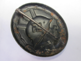 German wouded badge blach, nicely marked. Duits gewonden embleem zwart gemerkt met 126 maker is Edouard Hahn d'Oberstein. nette staat.