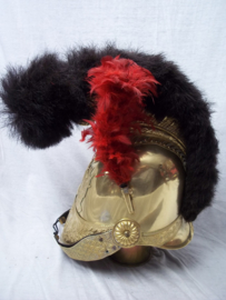 Franse brandweerhelm 1830-1848 tijdperk Louis Philippe. Pompiers de Montfort. helm is vuurverguld. Montfort Frankrijk telt nu 385 inwoners.