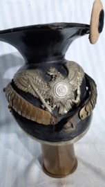 German Ulanen Tschapka. Duitse Tschapka model 1867 van het 2.Gef. 3. Garde regiment Ulanen, vroeg model. Pruisische garde adelaar zilver kleurig, met etiket van ULAN RIECK met WAFFEN Nr. 69. goede staat.