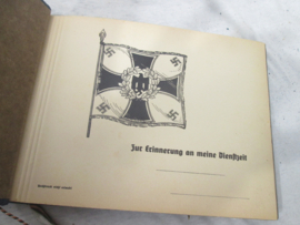 Duits fotoalbum in mint staat compleet met foto's zeer bijzondere staat met enkele aparte foto's, totaal 108 foto's en allemaal militair.