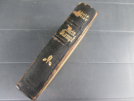 Book MEIN KAMPF, wedding edition. Hitlers boek huwelijksuitgave met herinneringsblad en de typische lettertype. 1943 NSDAP Duitse taal.