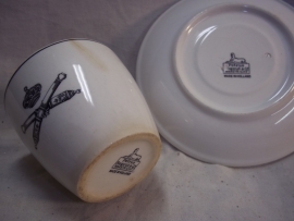Dutch cup and saucer, Fieldartillery. Kop en schotel met embleem Veldartillerie.
