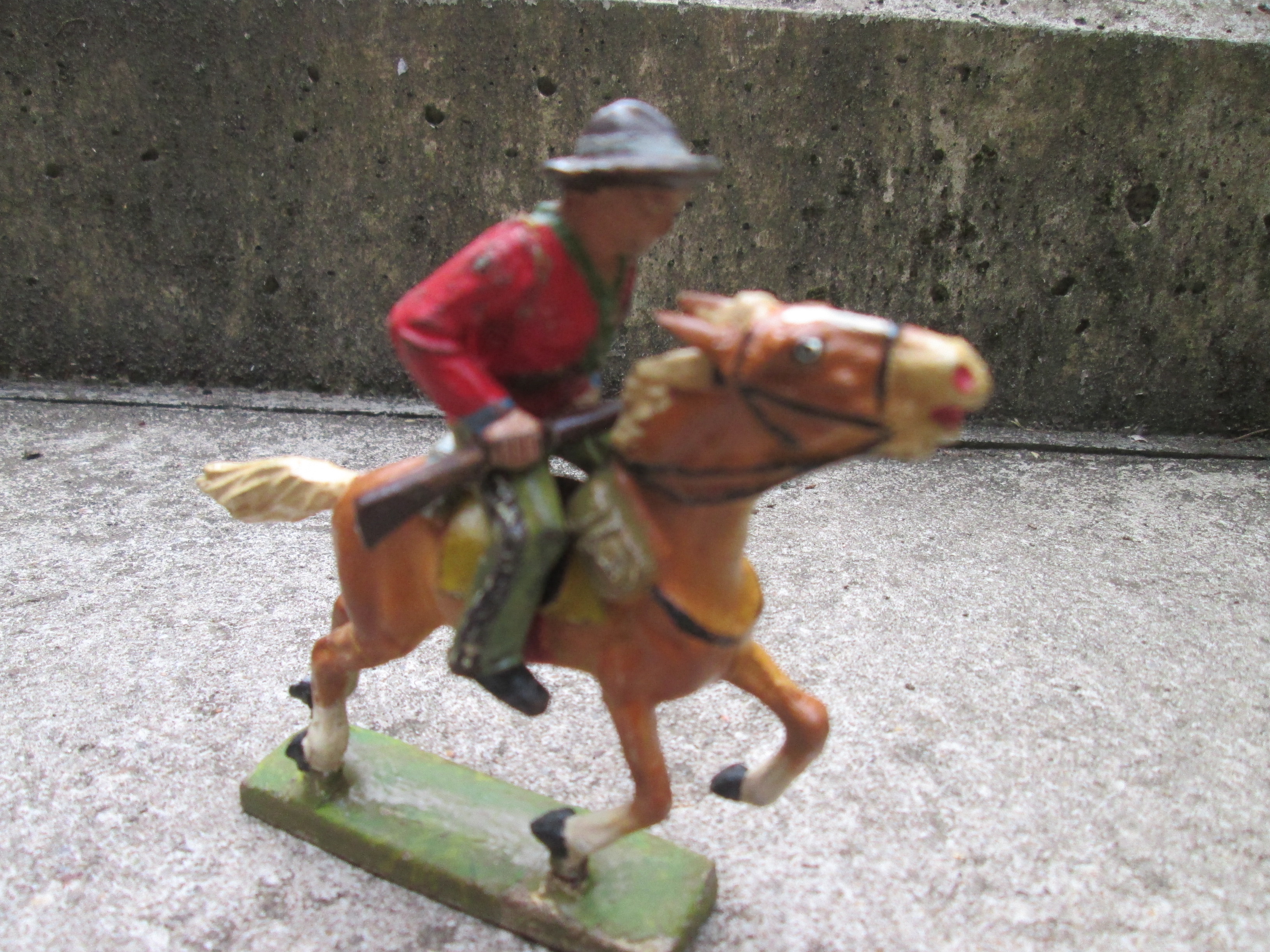 LINEOL Germany cowboy on horse very good quality. Cowboy op paard zeer nette staat.