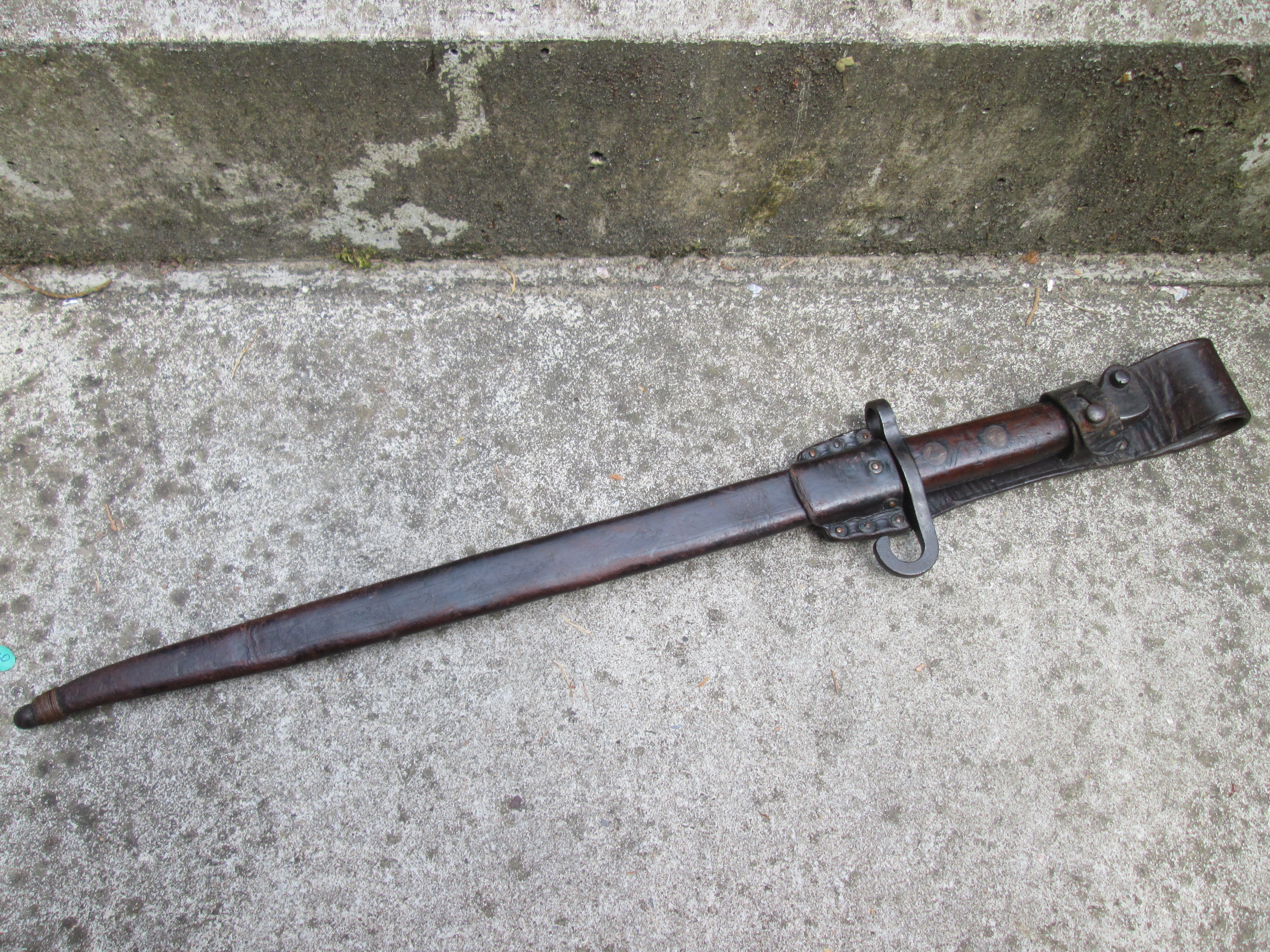Dutch HEMBRUG bayonet with leather scabbard,