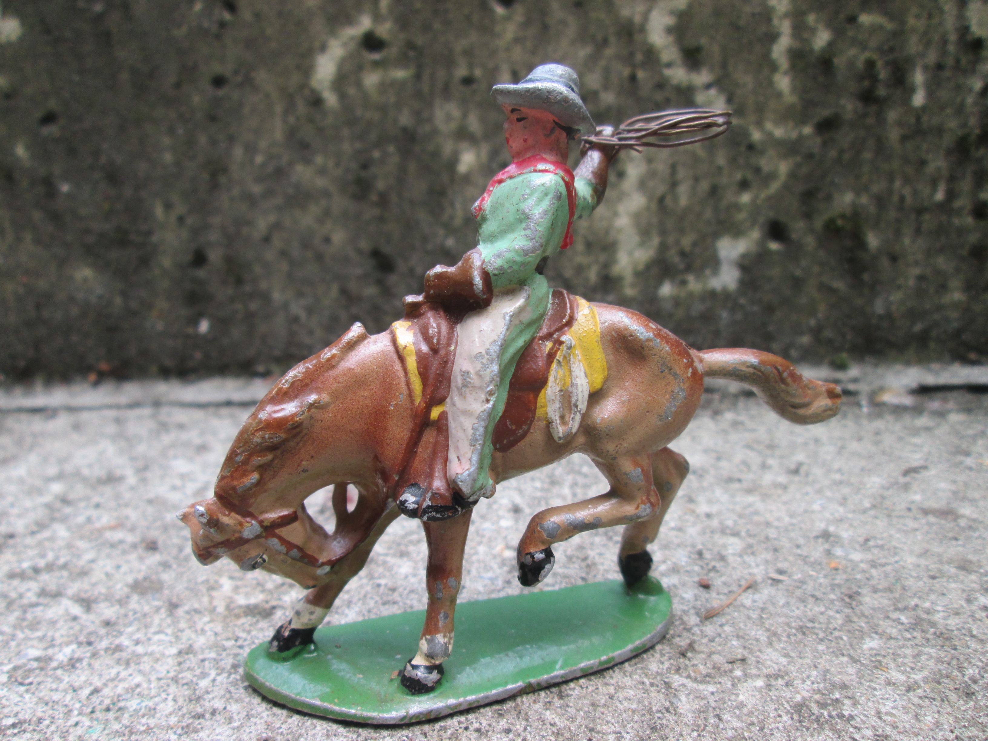 Aluminium Cowboy op paard met lasso zeer bijzonder.