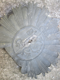 Swiss Tshako plate. Zwitserse schako plaat burgerwacht van Geneve 1918, feldgrau, met bevestigings oogje zeldzaam stuk