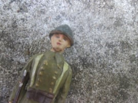 DURSO Belgium soldier on guard, Belgische soldaat op wacht WO2, in lange jas, leuk model.