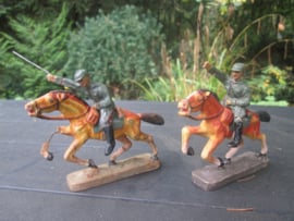 FB Fabrication Belge 2 German on horse. 2 Duitse soldaten op paard