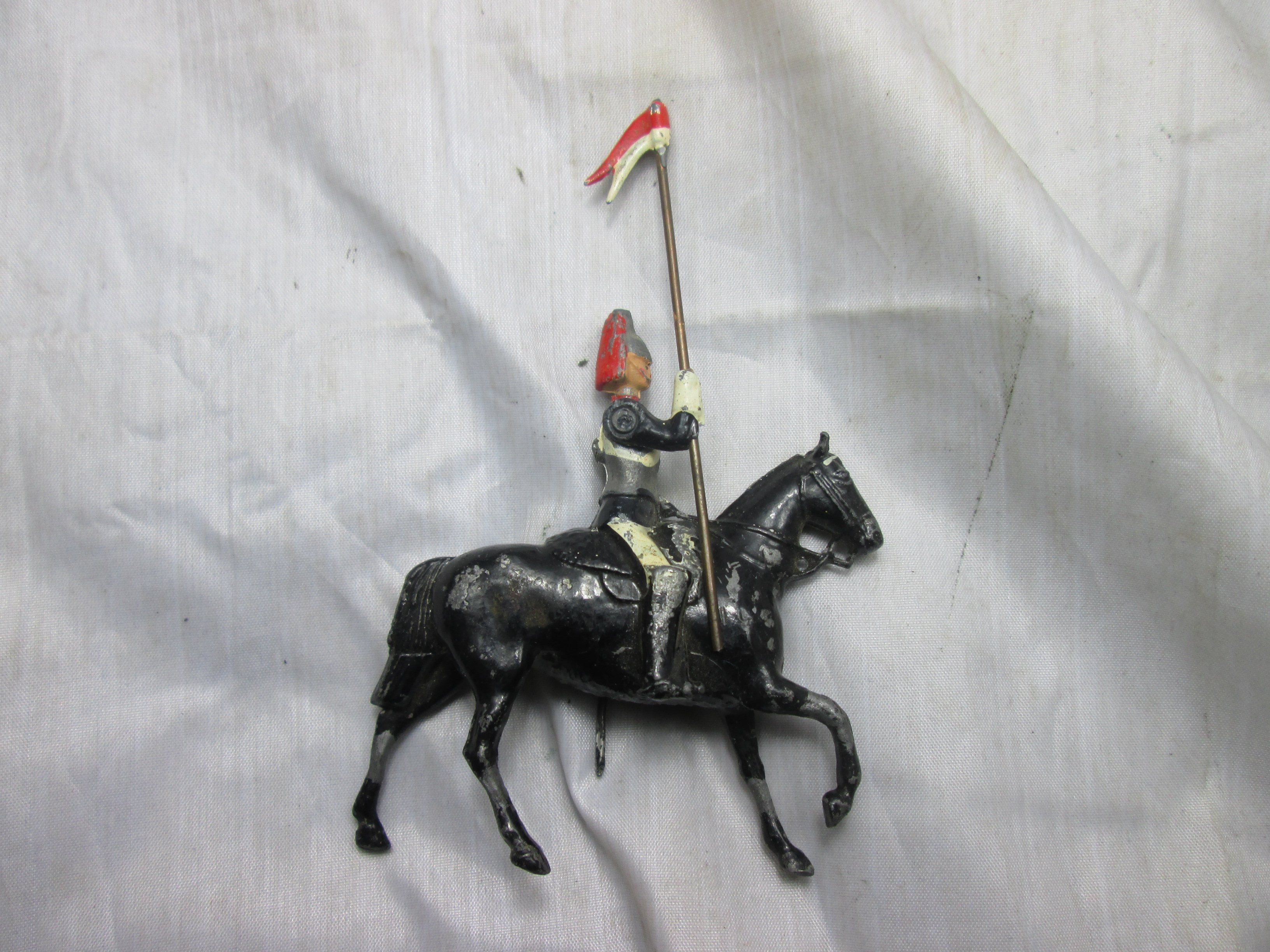 Tin toy soldier household guards. tinnen soldaatje Engelse guards. Britain made
