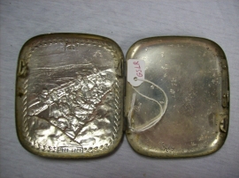 German cigaretcase silverplated,Duits sigaretten doosje verzilverd, met mooi gedetailleerde militaire afbeelding