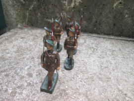 BELGIUM made soldiers Chausseur Ardenne. Belgische Ardense jagers Belgische makelij zeer goede staat  6 stuks 1 officier.