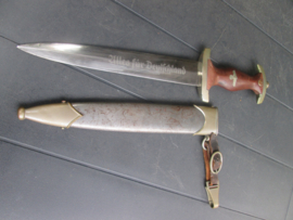 German SA dagger M33. maker is Clemen and Jung Solingen. Very rare maker just 3000 made. Duitse SA M33 dolk met inscriptie Alles Fur Deutschland, zeldzame maker 3000 stuks gemaakt. HO - Hochland.