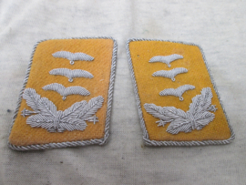 German Flight Hauptmann Collar tabs. Duitse luftwaffe officiers kraagspiegels