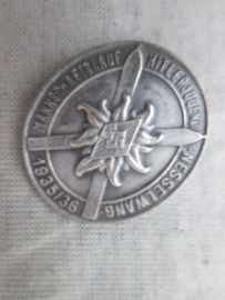 German tinnie, rally badge, Duitse tinnie H.J. Mannschaftslauf Hitler Jugend Nesselwang 1935-1936. zeldzame ski tinnie, dit is een originele, de geemailleerde zijn copien uit de jaren 60-70. very rare tinnie.