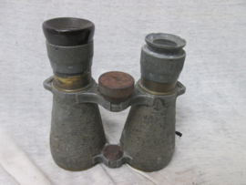 German binocular Fernglas 08, dated XI - 1917. Duitse verrekijker Fernglas 08, met datum XI  (November) 1917. Militair verstrekt.helaas mist er 1 oogdop.