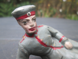 ELASTOLIN 10 cm. Resting german soldier WW1. Duitse soldaat WO liggend. kazerneleven.