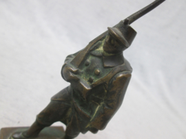Bronse belgium soldier wearing the old type uniform early 1914. Bronzen miniatuur soldaat Belgisch leger in het oude uniform.