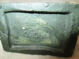 DURSO, Made in Belgium a group Russian soldiers. Speelgoed soldaatjes Russische gewondendragers met de typische Russische muts, zeer nette staat.
