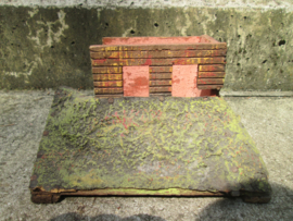 German made military trench, Duitse makelij een gevechtsstelling, bijzonder stuk.