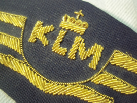 Dutch capbadge KLM pilot. Nederlands pet embleem KLM piloot, met gouddraad