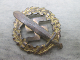 German SA sporting badge gilt with number. Duits SA sport embleem verguld  L.Chr.Lauer Nürnberg Berlin. Eigentum  Ausbildungswesen, met nummer bijzonder zeldzaam stuk.