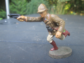 ELASTOLIN Belgium soldier walking with a pistol. Belgische soldaat rennend met pistool.