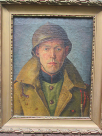 Painting of a Belgium soldier with helmet and overcoat WW1. Schilderij van Belgische soldaat met helm en overjas en Leopold Orde koord. gerestaureerd, niet gesigneerd, maar de compositie is voortreffelijk. afm. 57 bij 45 cm.