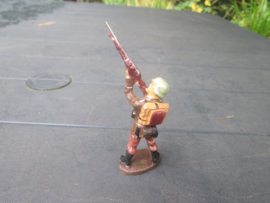 ELASTOLIN German soldier shooting in the air. Duitse soldaat schiet omhoog.