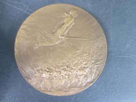 French Bataille de la marne medal. Franse penning 7 cm. brons met maker imposante penning.