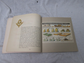 Duits propaganda boek Der Wirtschaftskrieg in Bildern. kleurrijk boek met vele afbeeldingen.