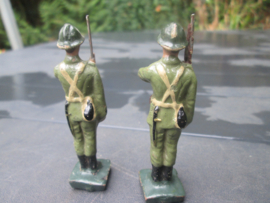 DURSO 2 Belgium soldiers. 2 Belgische soldaten op wacht. bespeeld.
