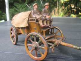 2 Belgium soldiers with horse and camo wagon. 2 Belgische soldaten met paard en wagen gecamoufleerd in een zeer nette staat.