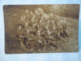 Duitse postkaart, groep soldaten met pickelhauben Pruisen