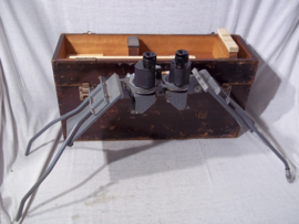 Reconnaissance Photogrammetry Mirror- Stereoscope Type S.V.2, CASELLA- LONDON, a cold war item. Herkennings stereokijker voor bijvoorbeeld luchtopnamen. compleet in kist.