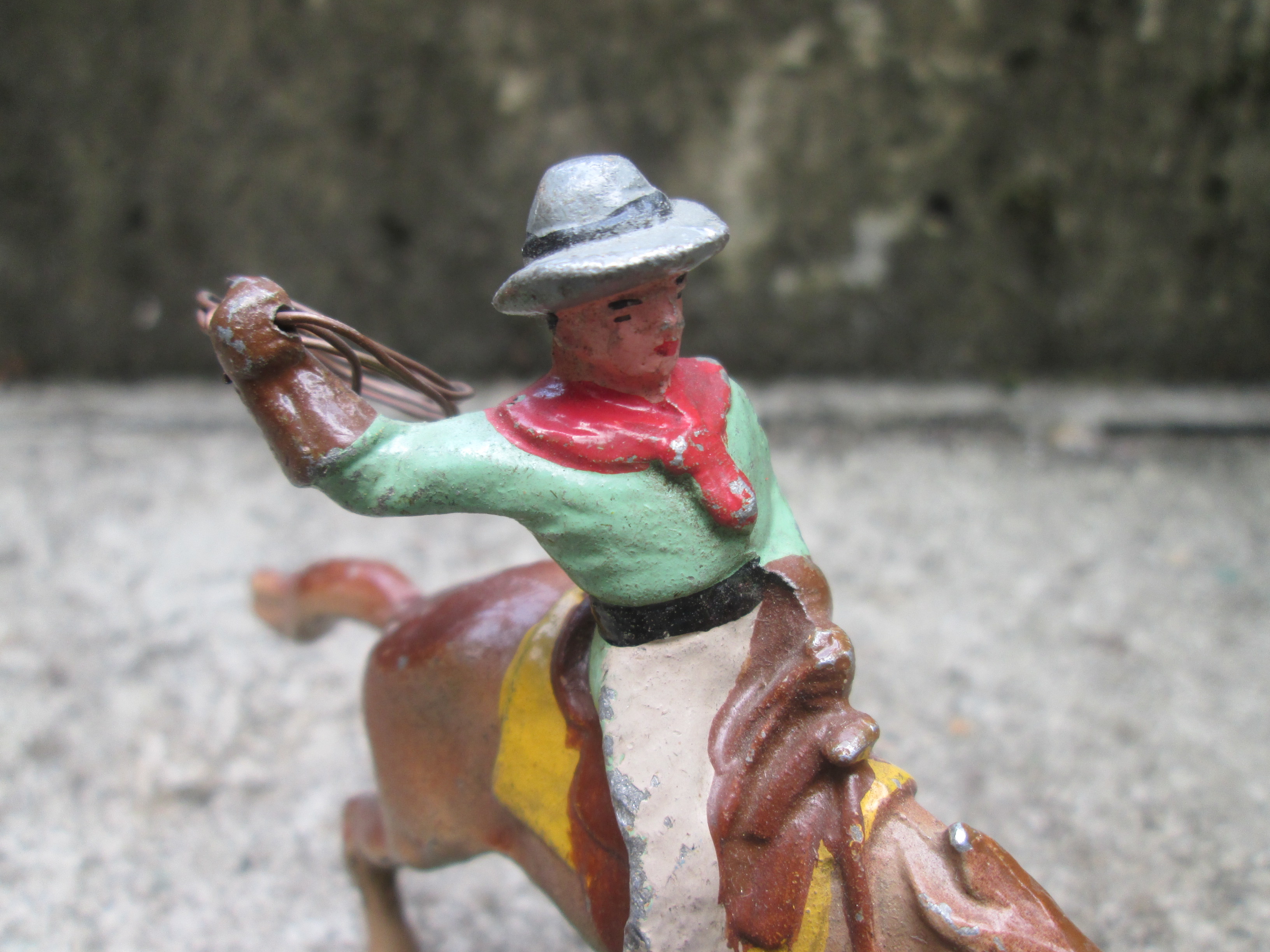 Aluminium Cowboy op paard met lasso zeer bijzonder.
