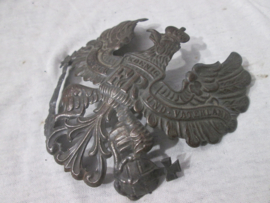 German badge for spikehelmet. Metalen helmembleem voor de Feldgrauen pickelhaube Pruisen.